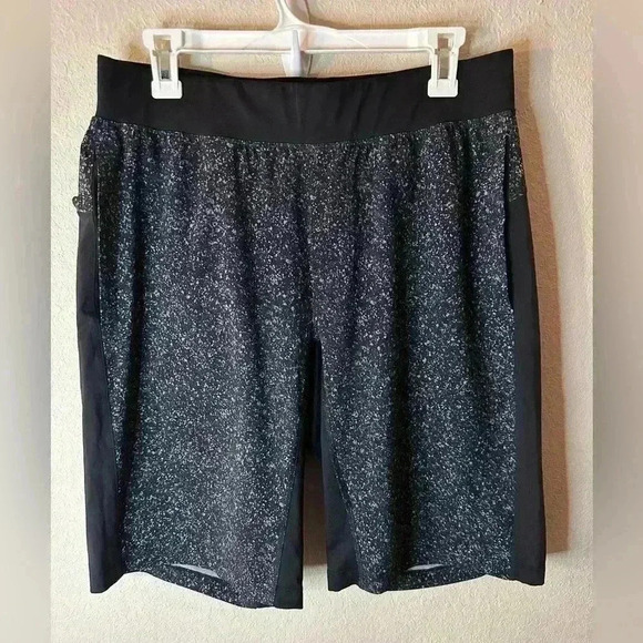 Lululemon T.H.E. Short Linerless 11" Inked Light Cast Black M7Y05S size large - Picture 2 of 5